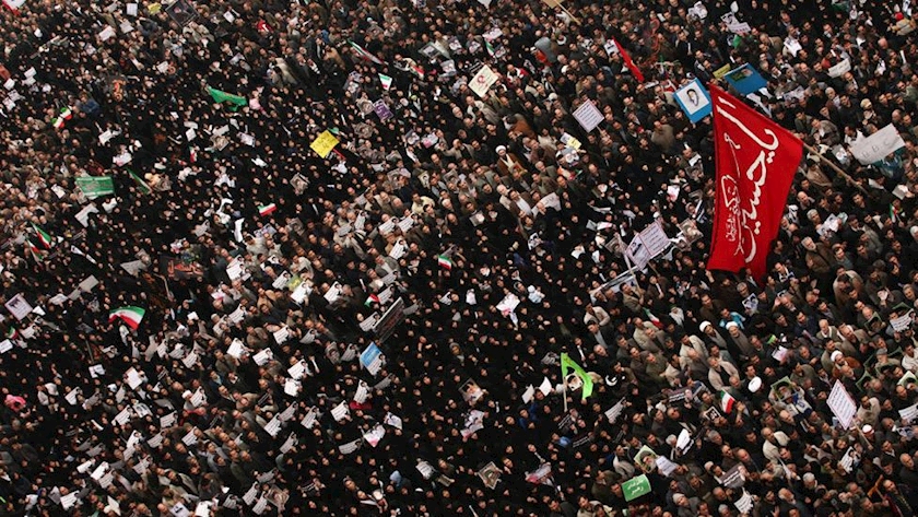 Iranpress: People mark 