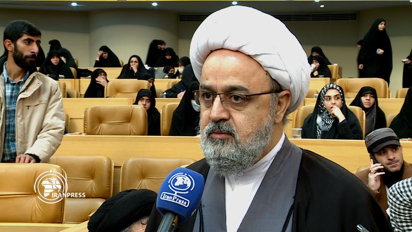 Iranpress: Ayatollah Mesbah has trained large number of scholars