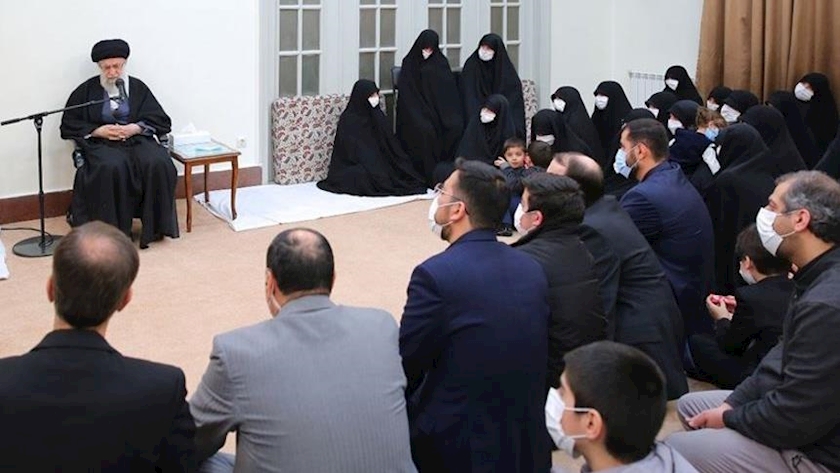 Iranpress: Late Mesbah was very knowledgeable, and innovative: Leader says