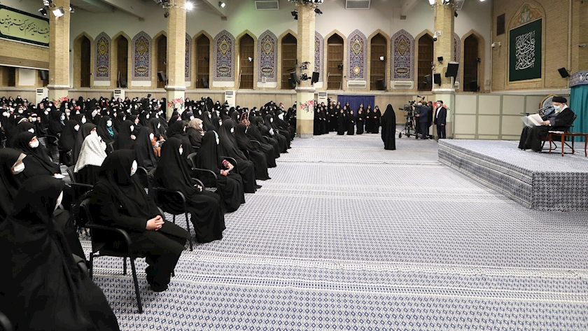 Iranpress: Employment of efficient women, an important issue for country: Leader