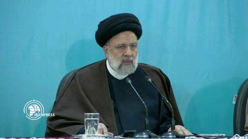 Iranpress: Raisi: Ashura culture, key to safeguard youth against cultural invasion