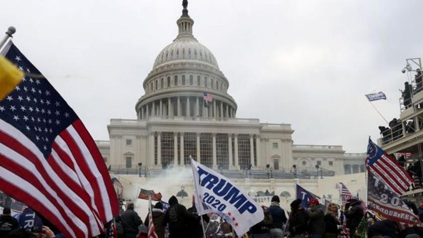 Iranpress: American democracy fading 