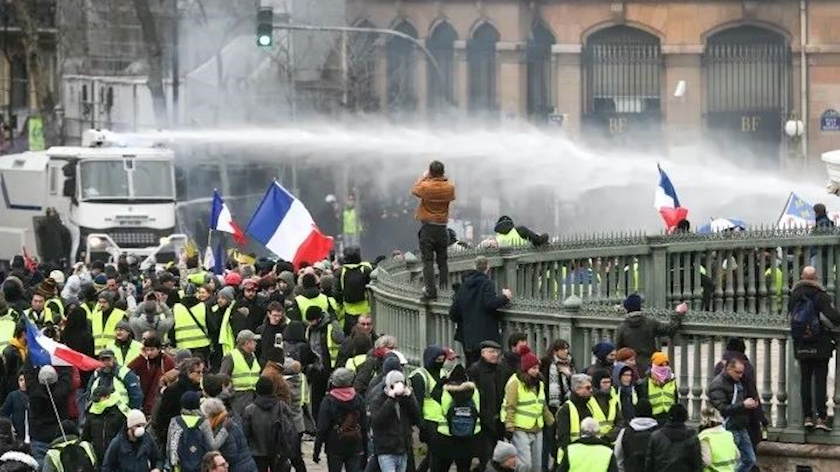 Iranpress: More than half of French population want 
