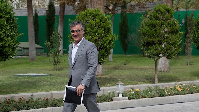 Iranpress: CBI head in Dubai for facilitate mutual trades