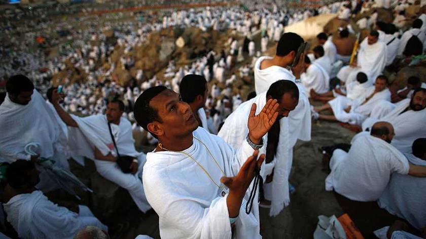 Iranpress: Saudi Arabia lifts restriction on hajj pilgrim numbers