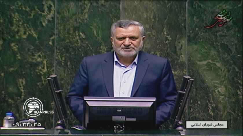Iranpress: Ministry of Labor seeking integrative, multi-fold social security