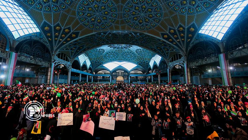 Iranpress: Big gathering of girls on auspicious birthday anniv. of Hazrat Zahra