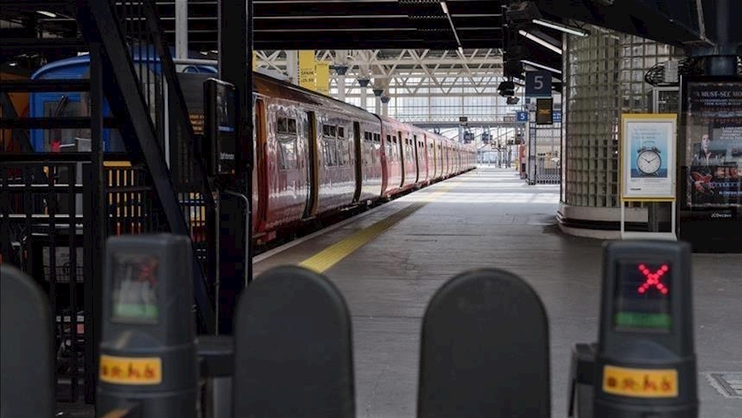 Iranpress: UK train drivers announce new strikes