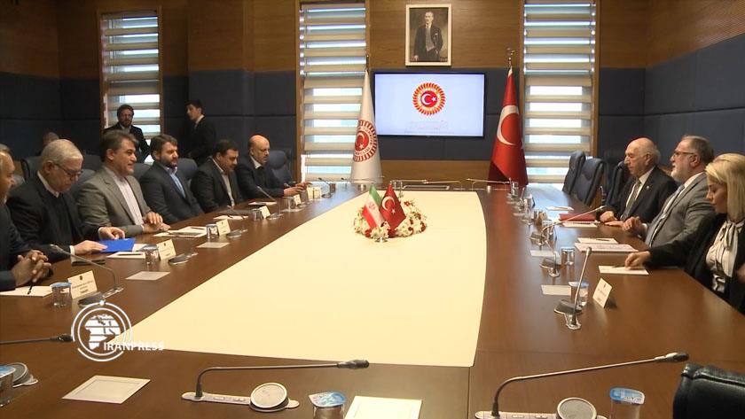 Iranpress: Iran, Turkey seeking $30 b trade 
