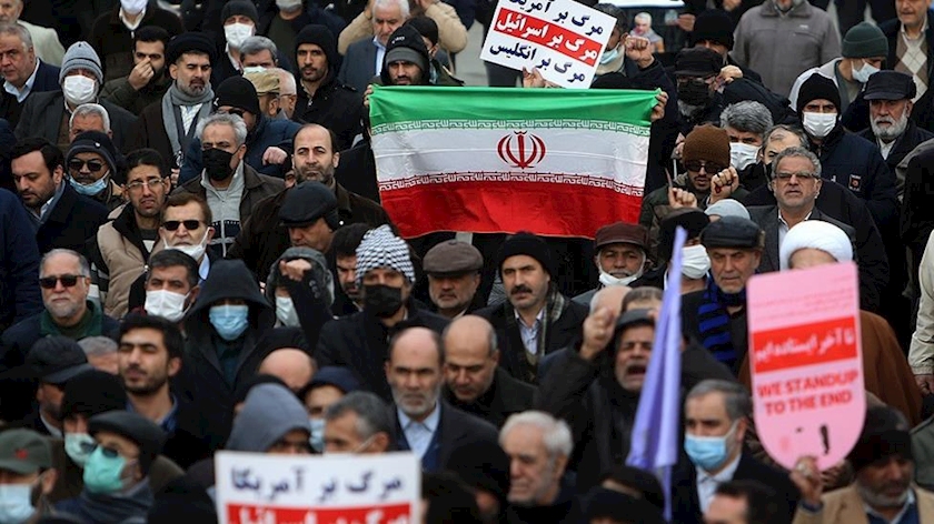 Iranpress: Thousands of Iranians protest against desecration of Holy Quran