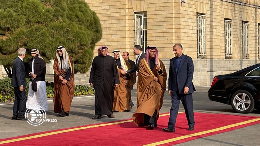 Iranpress: Amir-Abdollahian welcomes Qatari FM