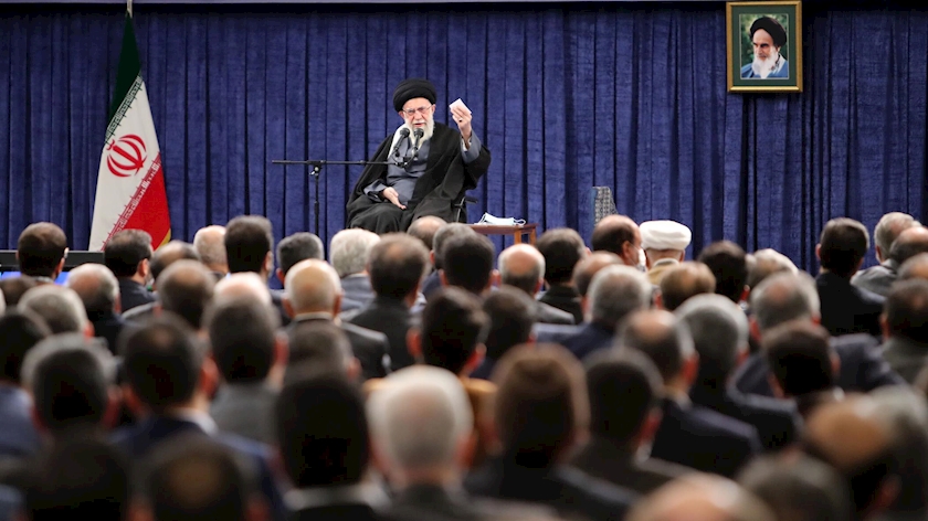 Iranpress: Economic growth leading to eliminating poverty, livelihood problems: Leader