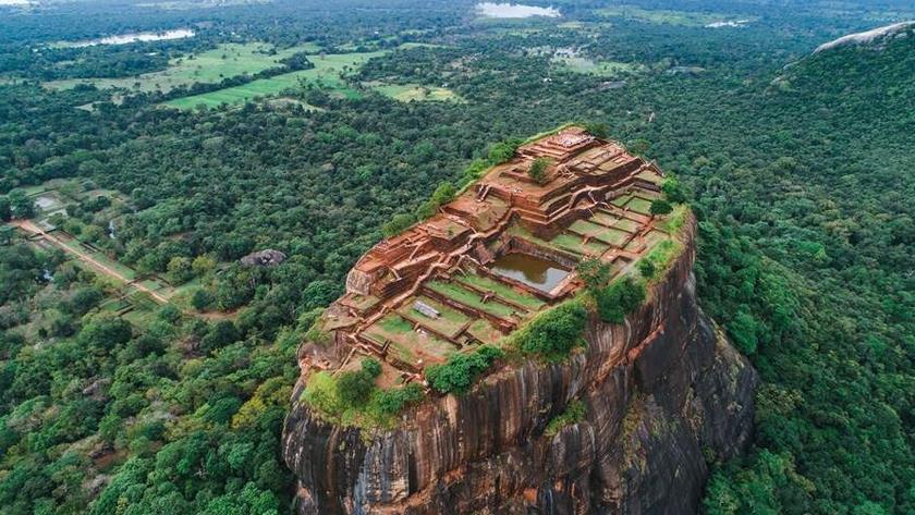 Iranpress: Sri Lanka receives over 100,000 tourists in January
