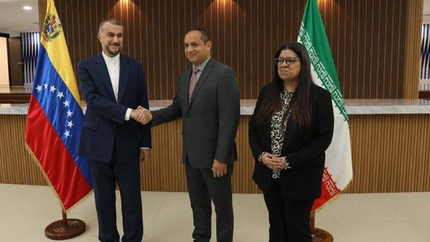 Iranpress: Iranian FM arrives in Venezuela