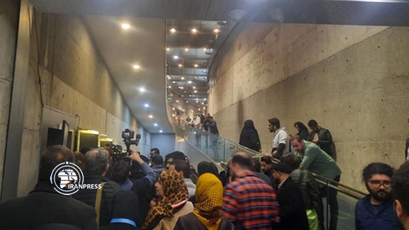Iranpress: In Picture: People welcome 3rd day of Fajr International Film Festival