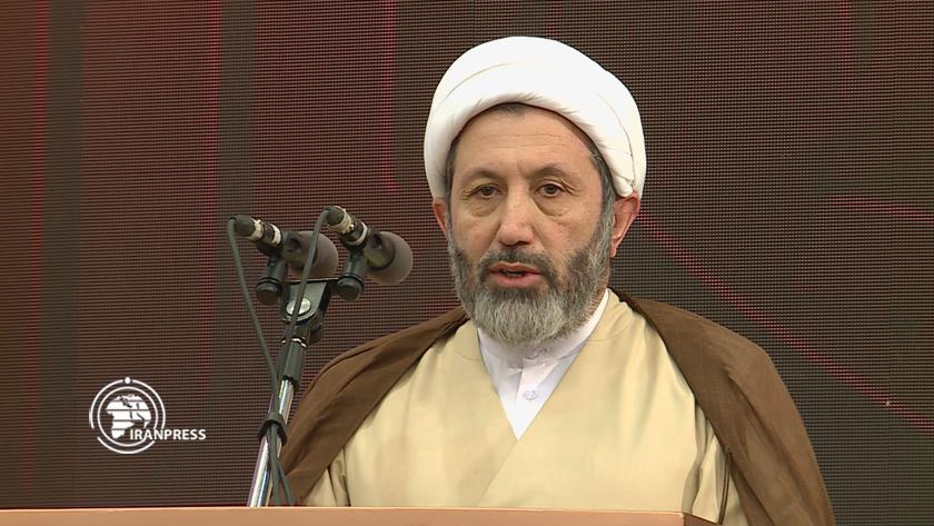 Iranpress: Arbaeen an event for demolishing Islamophobia: Cultural figure