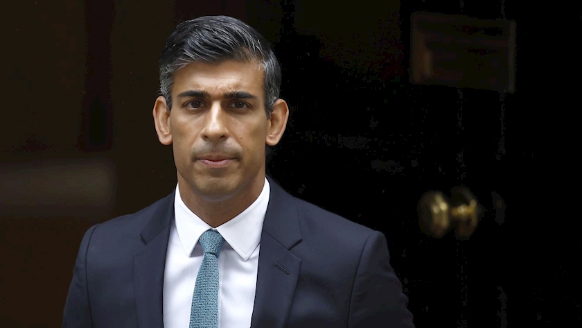 Iranpress: British PM reshuffles cabinet amid low poll ratings
