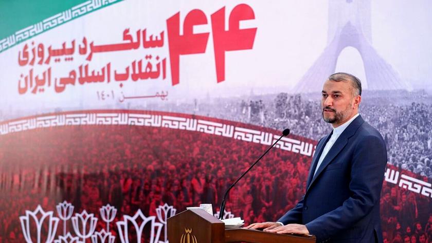 Iranpress: Tehran never left JCPOA negotiation: FM 
