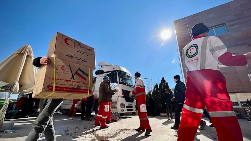 Iranpress: Iranian rescue workers making non-stop efforts to save lives in quake-hit Türkiye