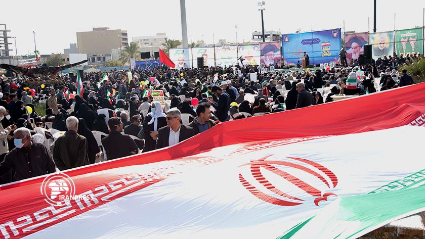Iranpress: People of Bushehr mark anniv. victory of Islamic revolution
