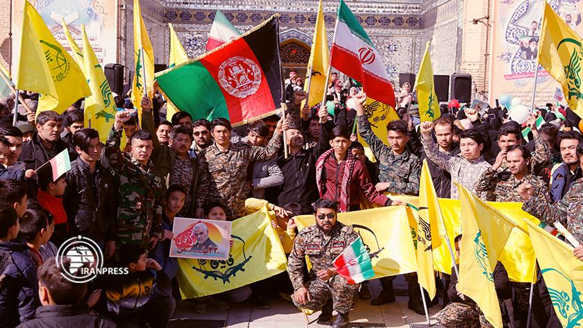 Iranpress: Afghans living in city of Tehran celebrate Islamic revolution
