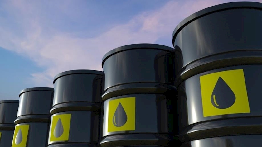 Iranpress: Crude oil prices surge in world markets to new record since October