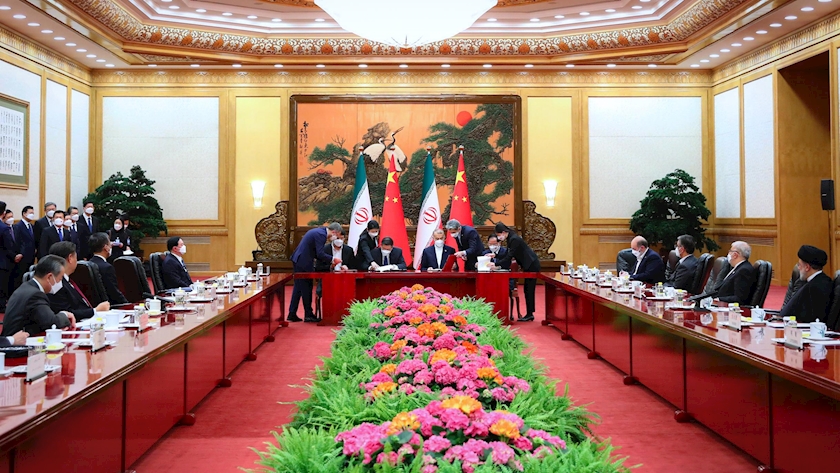 Iranpress: Iran, China ink 20 cooperation documents