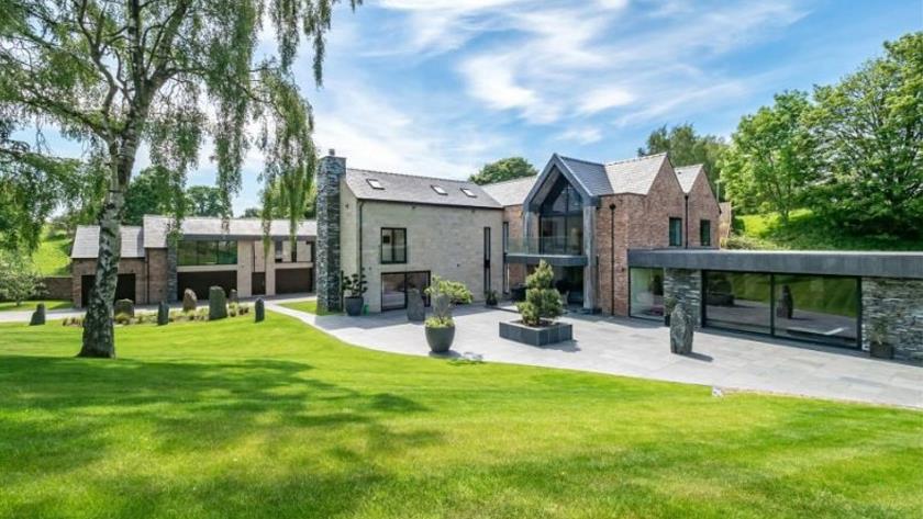Iranpress: Ronaldo sells his multi-million-euro mansion 