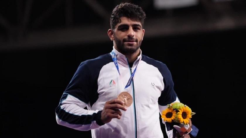 Iranpress: Iran bags second gold medal in Egypt wrestling games
