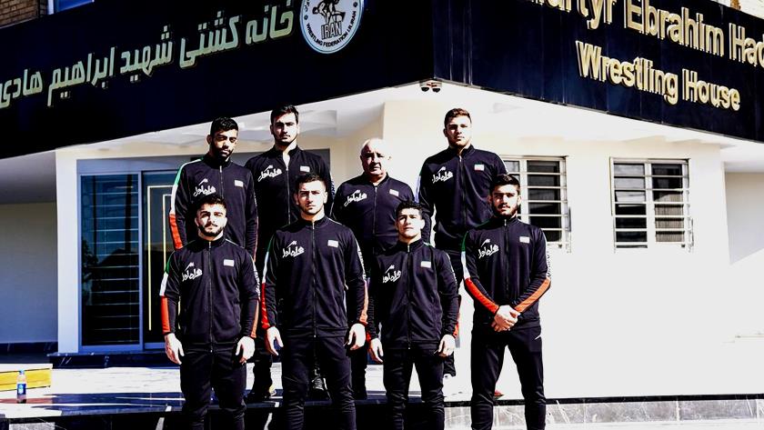 Iranpress: Iranian wrestlers bag 4 medals in Armenia contest