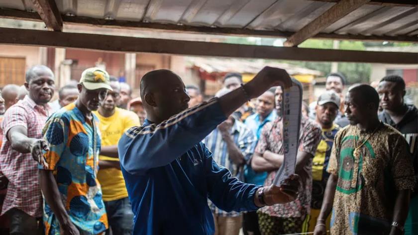 Iranpress: Nigeria starts vote counting after tightly contested poll
