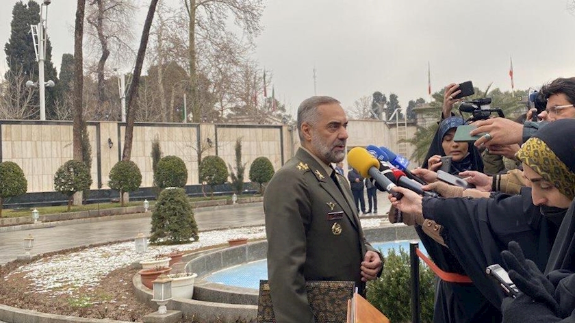 Iranpress: U.S. military drill in region not a threat for Iran: Defense Min
