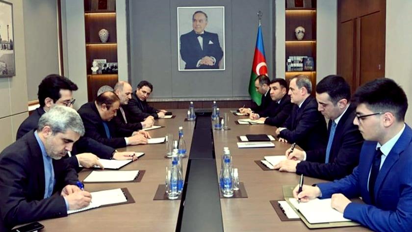 Iranpress: Iran, Azerbaijan Republic confer on latest developments in embassy shooting case