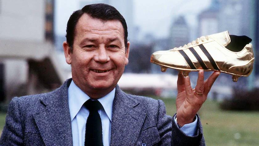Iranpress: Legendary France striker Just Fontaine dies, aged 89