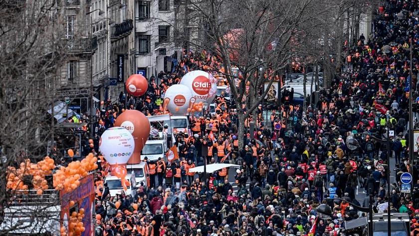Iranpress: France: Millions join protests over Macron