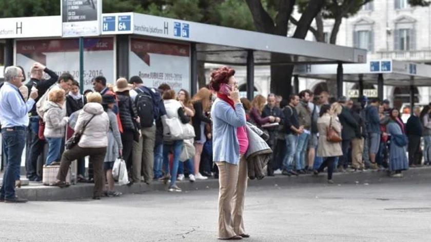 Iranpress: Italians stage protest against Violence against women