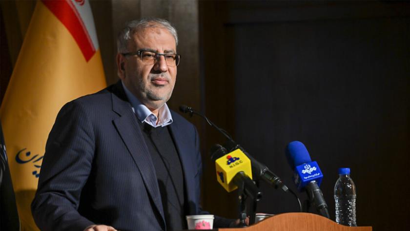 Iranpress: Iran, China to boost energy trade 