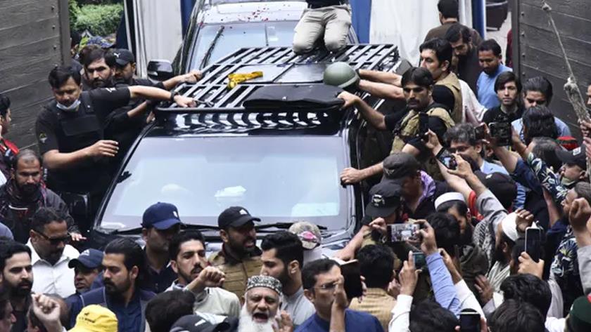 Iranpress: Pakistani police entered Imran Khan’s home as he is due in court
