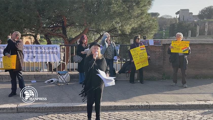 Iranpress: Italians protest against Western sanctions over Syria