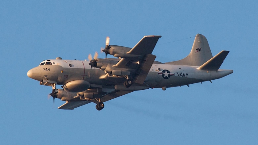 Iranpress: IR Navy prevents US aircraft from intruding Iran