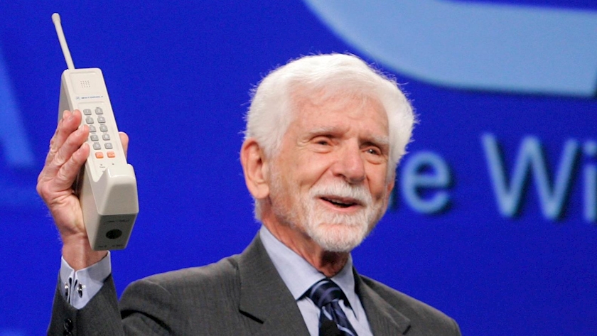 Iranpress: First Mobile Phone call 50 yaers ago today
