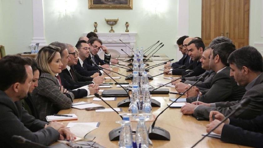 Iranpress: Iran, Türkiye confer on bilateral issues