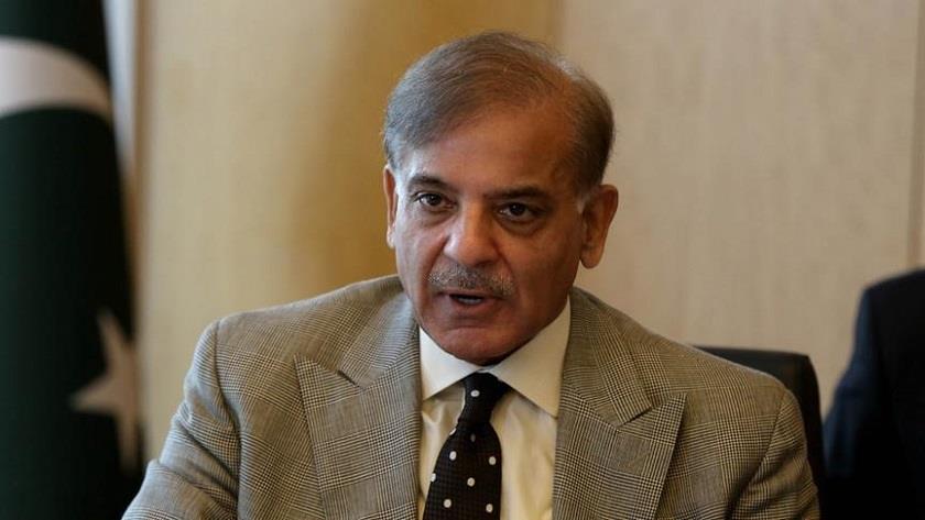 Iranpress: Pakistani PM stresses development of trade ties with Iran