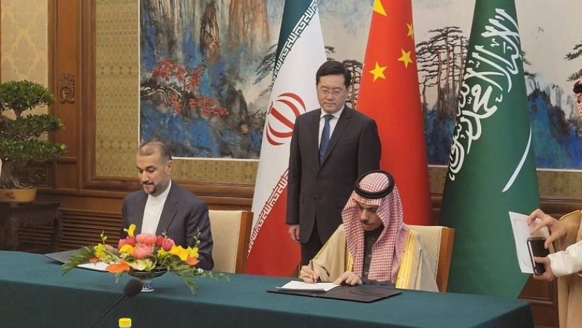 Iranpress: Tehran-Riyadh issue joint statement to expand mutual trust