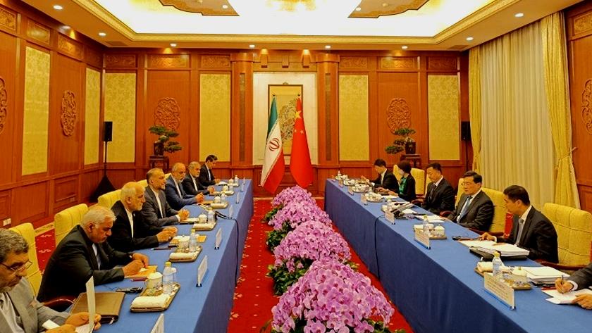Iranpress: Iran, China officials mull over bilateral ties 