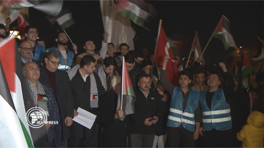 Iranpress: Turkish people