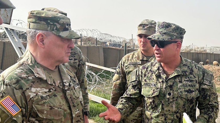 Iranpress: US assembles about 20,000 troops near Russian border: Journalist