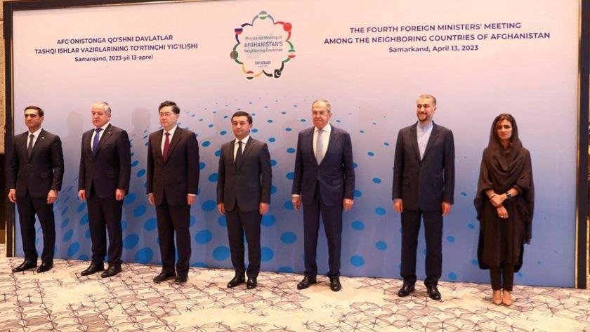 Iranpress: Iran calls on US to lift sanctions on Afghanistan
