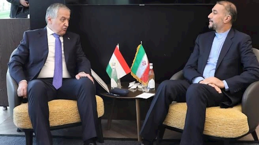 Iranpress: Iran, ,Tajik FMs meet on sidelines of Afghanistan neighbors meeting