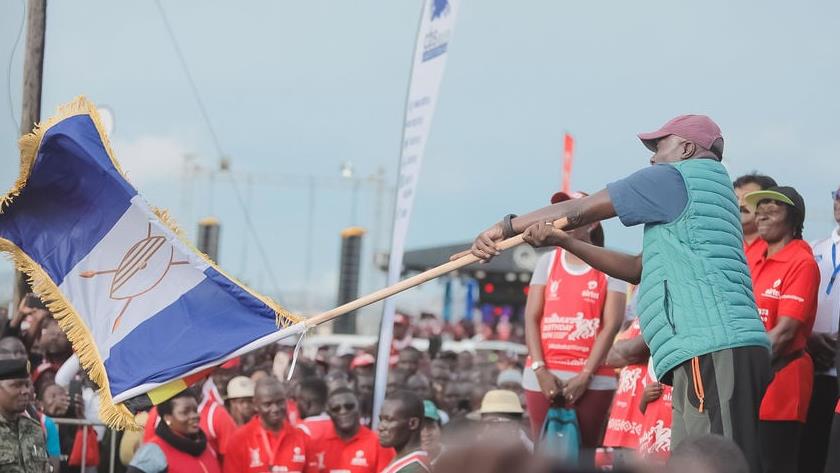Iranpress: Thousands take part in marathon in Uganda to promote HIV/AIDS awareness